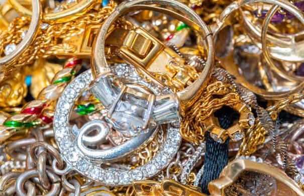 Antique jewelry buyers Atlantis. Updated 2025